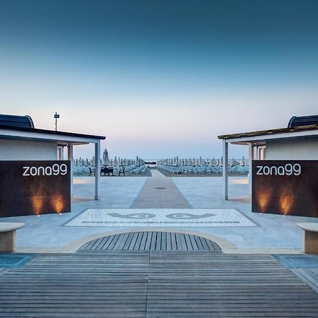 Mediterraneo Hotel & Suites Cattolica Exterior foto