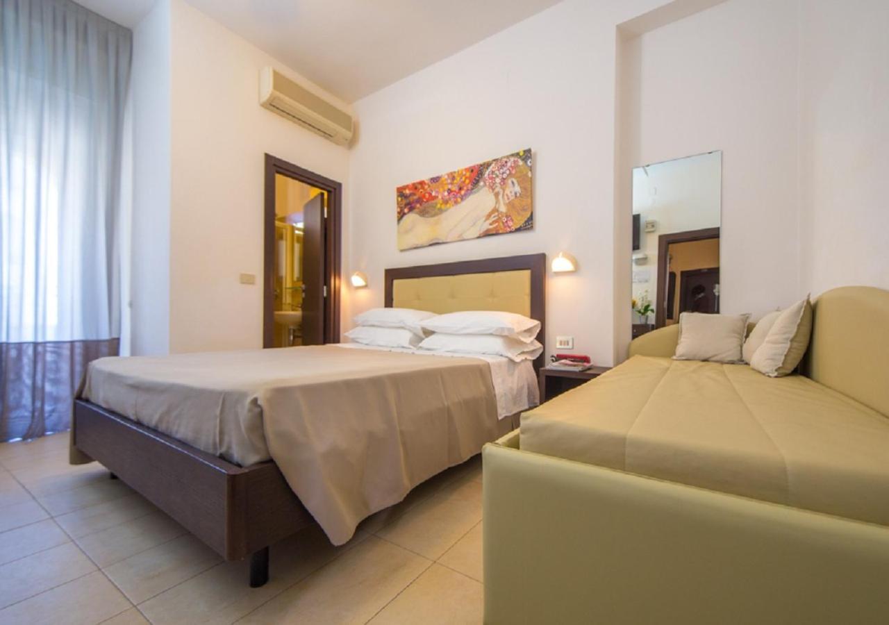 Mediterraneo Hotel & Suites Cattolica Exterior foto
